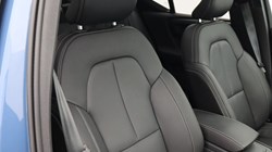 2025 (25) VOLVO XC40 2.0 B3P Ultra Dark 5dr Auto 4586974
