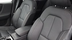 2025 (25) VOLVO XC40 2.0 B3P Ultra Dark 5dr Auto 4586976