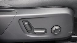 2025 (25) VOLVO XC40 2.0 B3P Ultra Dark 5dr Auto 4586972