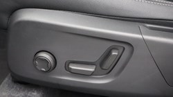 2025 (25) VOLVO XC40 2.0 B3P Ultra Dark 5dr Auto 4586979