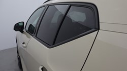 2025 (74) VOLVO XC40 2.0 B3P Plus Dark 5dr Auto 4606262