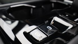 2025 (74) VOLVO XC40 2.0 B3P Plus Dark 5dr Auto 4606250