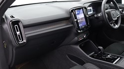 2025 (74) VOLVO XC40 2.0 B3P Plus Dark 5dr Auto 4606231