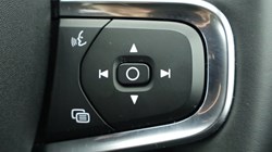 2025 (74) VOLVO XC40 2.0 B3P Plus Dark 5dr Auto 4606241