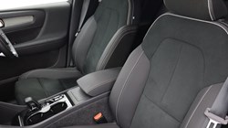 2025 (74) VOLVO XC40 2.0 B3P Plus Dark 5dr Auto 4606230