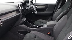 2025 (74) VOLVO XC40 2.0 B3P Plus Dark 5dr Auto 4606216