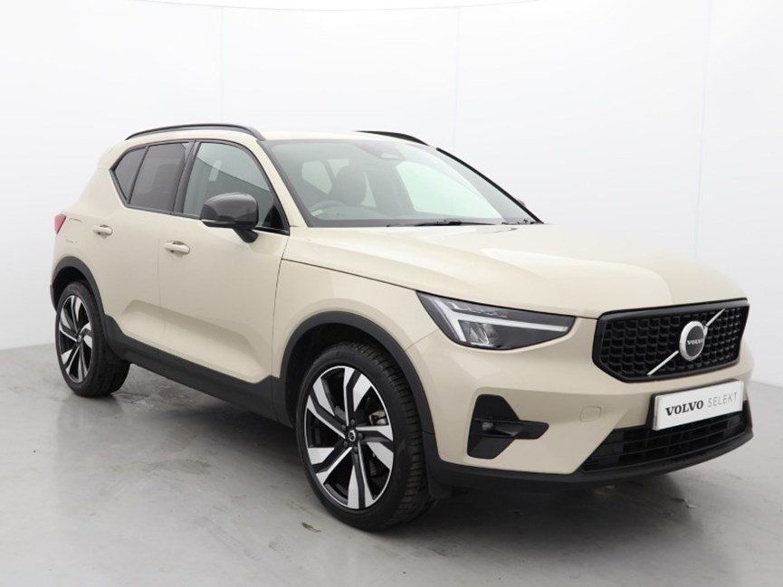 2025 (74) VOLVO XC40 2.0 B3P Plus Dark 5dr Auto