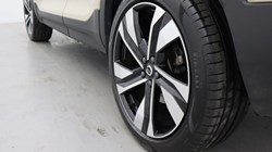 2025 (74) VOLVO XC40 2.0 B3P Plus Dark 5dr Auto 4606264