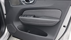 2025 (25) VOLVO XC60 2.0 B5P Plus Dark 5dr AWD Geartronic 4638610