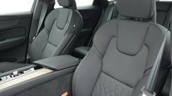 2025 (75) VOLVO XC60 2.0 B5P Plus Dark 5dr AWD Geartronic 5019747