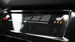 2025 (75) VOLVO XC60 2.0 B5P Plus Dark 5dr AWD Geartronic 5019756