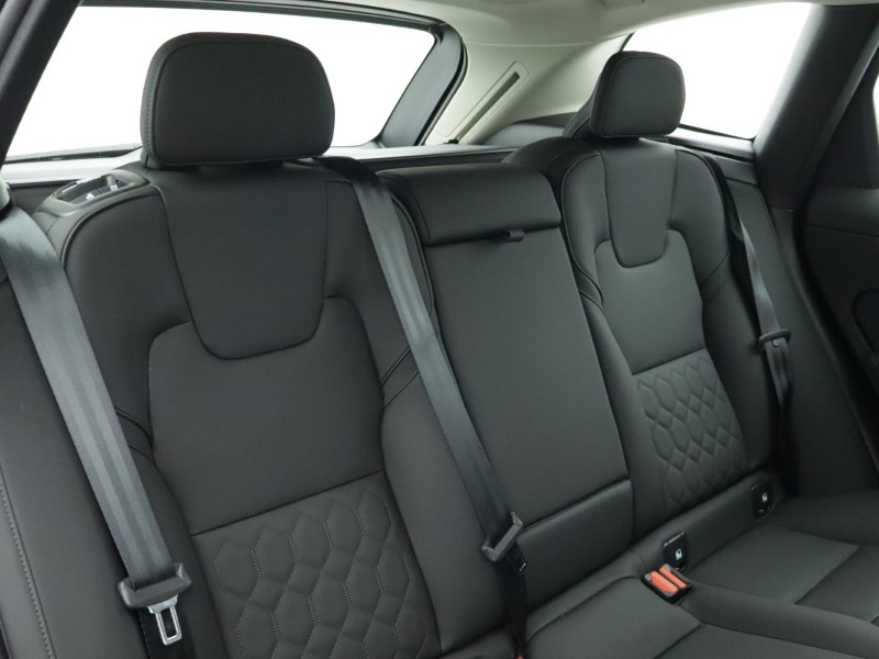 2025 (75) VOLVO XC60 2.0 B5P Plus Dark 5dr AWD Geartronic 5019752