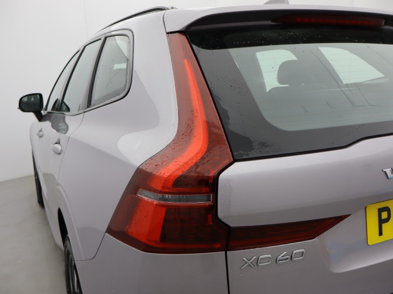 2025 (75) VOLVO XC60 2.0 B5P Plus Dark 5dr AWD Geartronic 5019727
