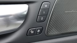 2025 (75) VOLVO XC60 2.0 B5P Plus Dark 5dr AWD Geartronic 5019748