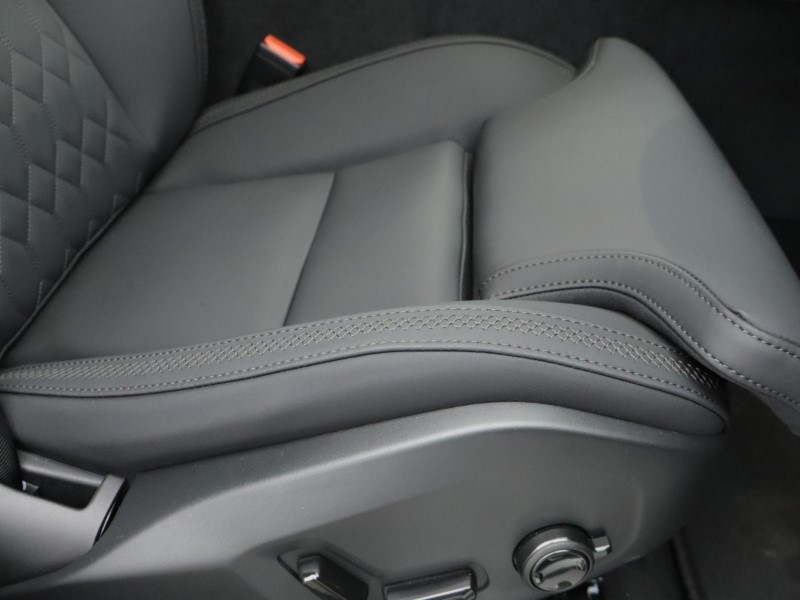 2025 (75) VOLVO XC60 2.0 B5P Plus Dark 5dr AWD Geartronic 5019744