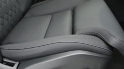 2025 (75) VOLVO XC60 2.0 B5P Plus Dark 5dr AWD Geartronic 5019744