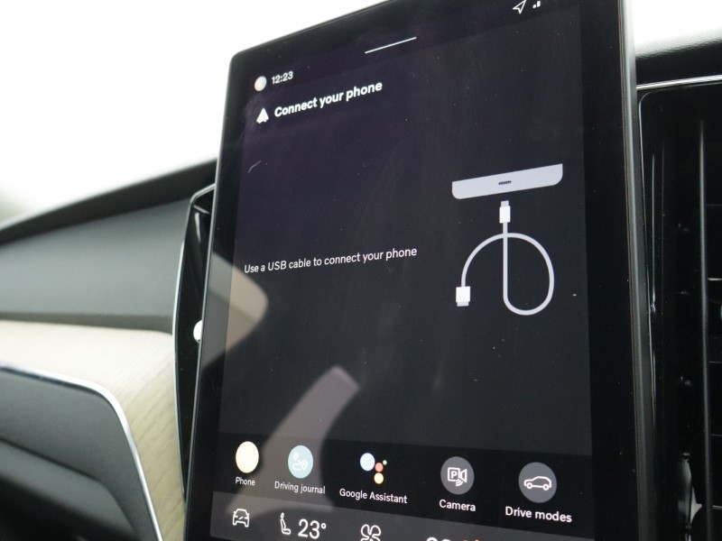 2025 (75) VOLVO XC60 2.0 B5P Plus Dark 5dr AWD Geartronic 5019766