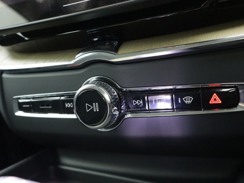 2025 (75) VOLVO XC60 2.0 B5P Plus Dark 5dr AWD Geartronic 5019771