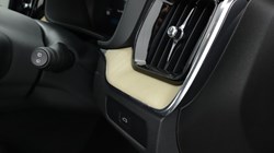 2025 (75) VOLVO XC60 2.0 B5P Plus Dark 5dr AWD Geartronic 5019742