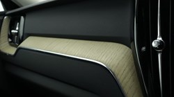 2025 (75) VOLVO XC60 2.0 B5P Plus Dark 5dr AWD Geartronic 5019774