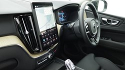 2025 (75) VOLVO XC60 2.0 B5P Plus Dark 5dr AWD Geartronic 5019750