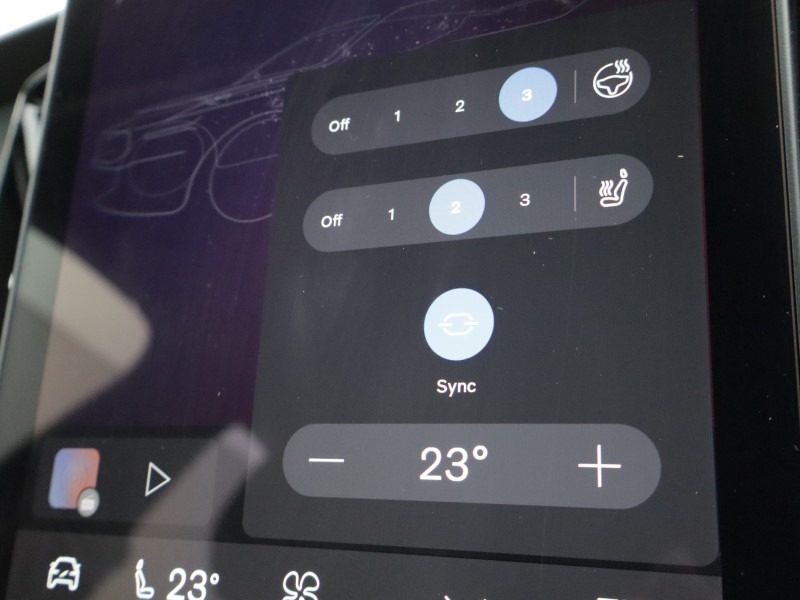 2025 (75) VOLVO XC60 2.0 B5P Plus Dark 5dr AWD Geartronic 5019770