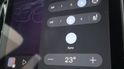 2025 (75) VOLVO XC60 2.0 B5P Plus Dark 5dr AWD Geartronic 5019770