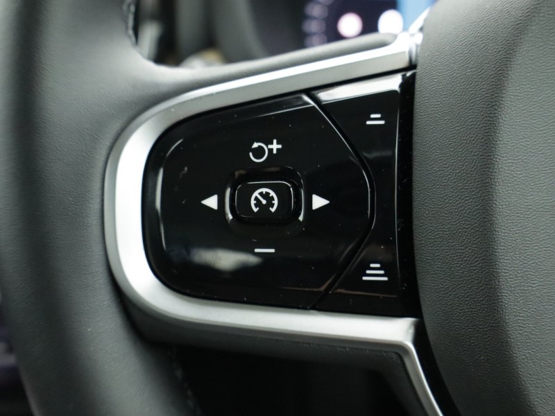 2025 (75) VOLVO XC60 2.0 B5P Plus Dark 5dr AWD Geartronic 5019760