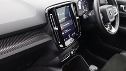 2019 (19) VOLVO XC40 2.0 D3 R DESIGN 5dr 4631949