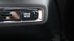 2019 (19) VOLVO XC40 2.0 D3 R DESIGN 5dr 4631964