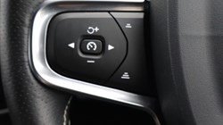 2019 (19) VOLVO XC40 2.0 D3 R DESIGN 5dr 4631956
