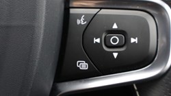 2019 (19) VOLVO XC40 2.0 D3 R DESIGN 5dr 4631957