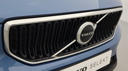 2023 (73) VOLVO XC40 2.0 B3P Core 5dr Auto 4677222