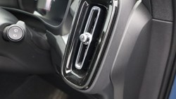 2023 (73) VOLVO XC40 2.0 B3P Core 5dr Auto 4677197