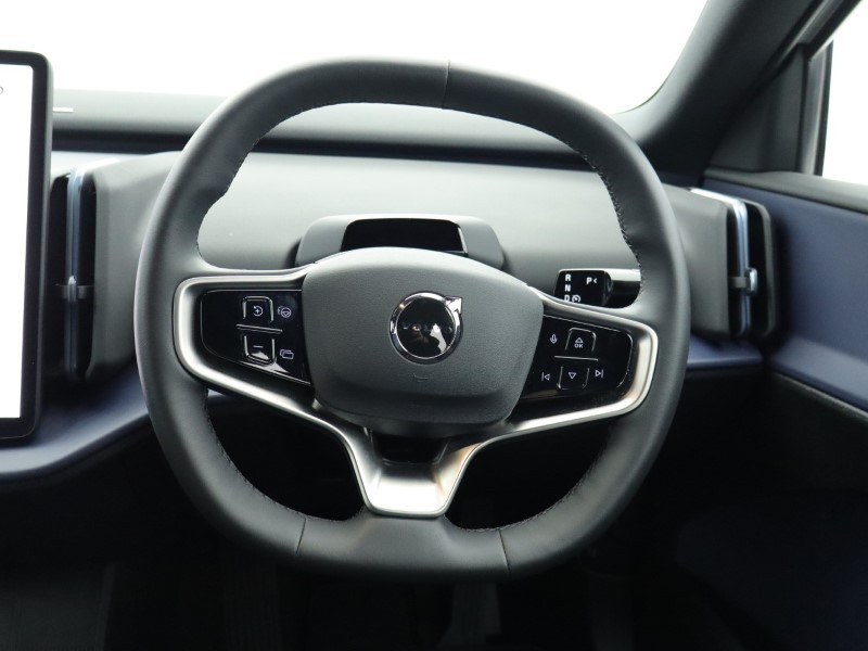 2024 (74) VOLVO EX30 200kW SM Extended Range Plus 69kWh 5dr Auto   *VAT QUALIFYING* 4631205