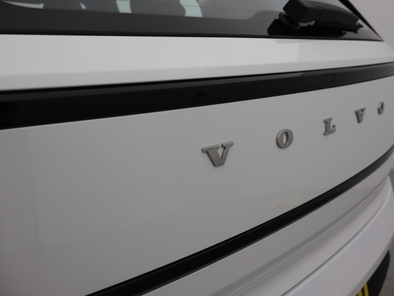 2024 (74) VOLVO EX30 200kW SM Extended Range Plus 69kWh 5dr Auto   *VAT QUALIFYING* 4631224