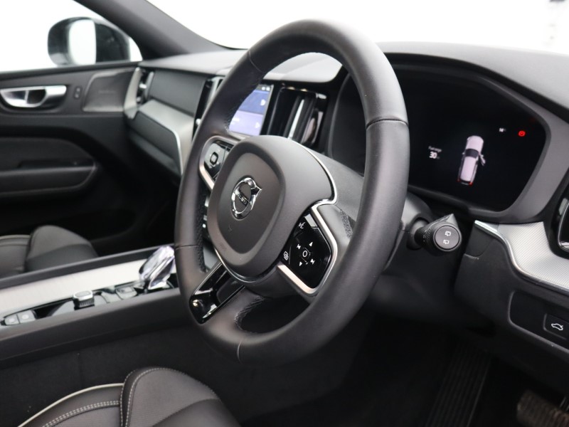 2025 (25) VOLVO XC60 2.0 B5P Plus Dark 5dr AWD Geartronic  *VAT QUALIFYING* 4670480