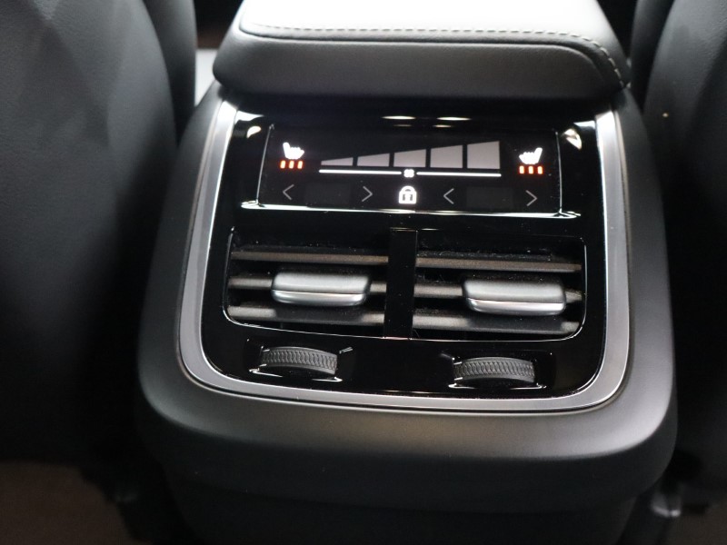 2025 (25) VOLVO XC60 2.0 B5P Plus Dark 5dr AWD Geartronic  *VAT QUALIFYING* 4670490