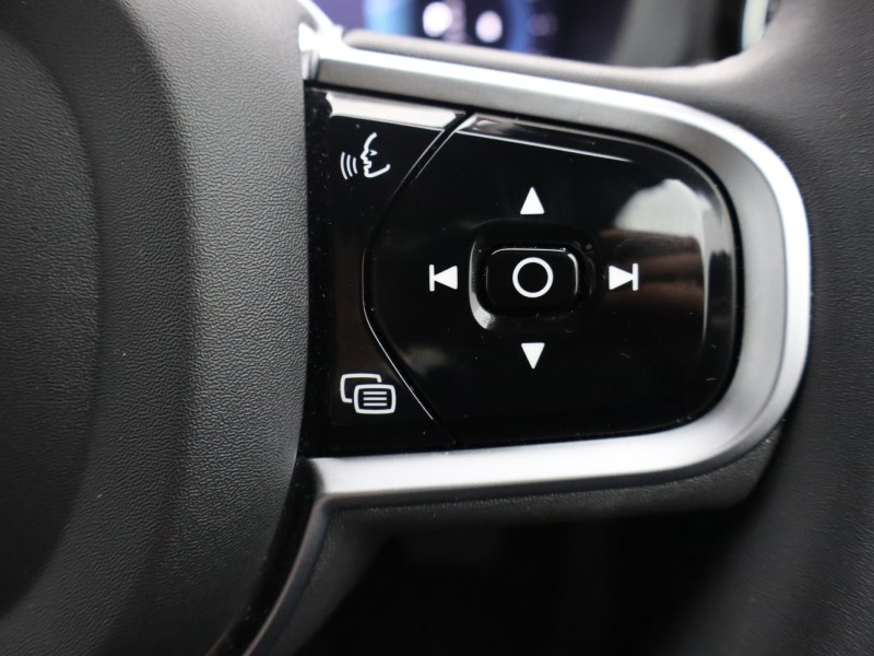 2025 (25) VOLVO XC60 2.0 B5P Plus Dark 5dr AWD Geartronic  *VAT QUALIFYING* 4670495