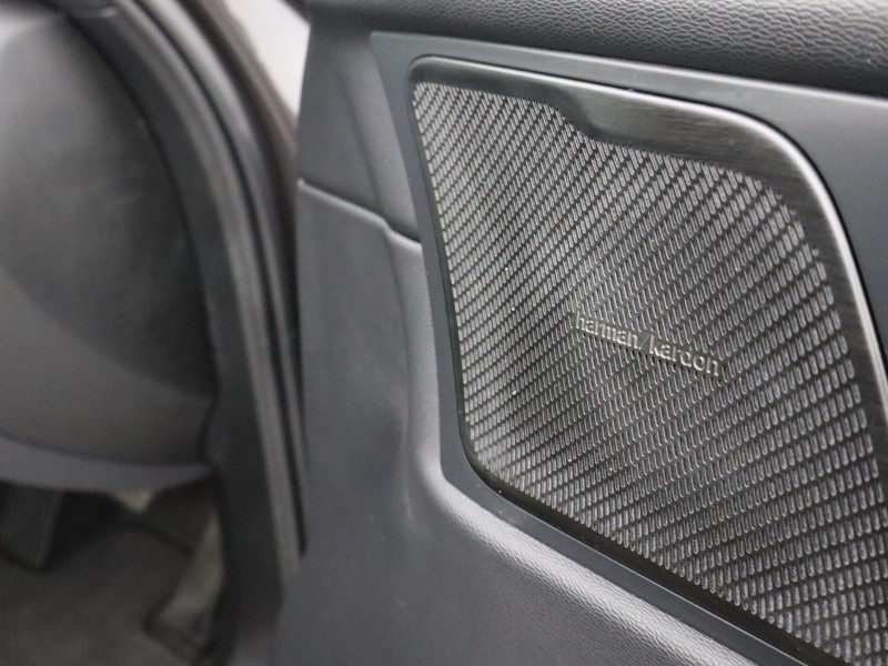 2025 (25) VOLVO XC60 2.0 B5P Plus Dark 5dr AWD Geartronic  *VAT QUALIFYING* 4670476