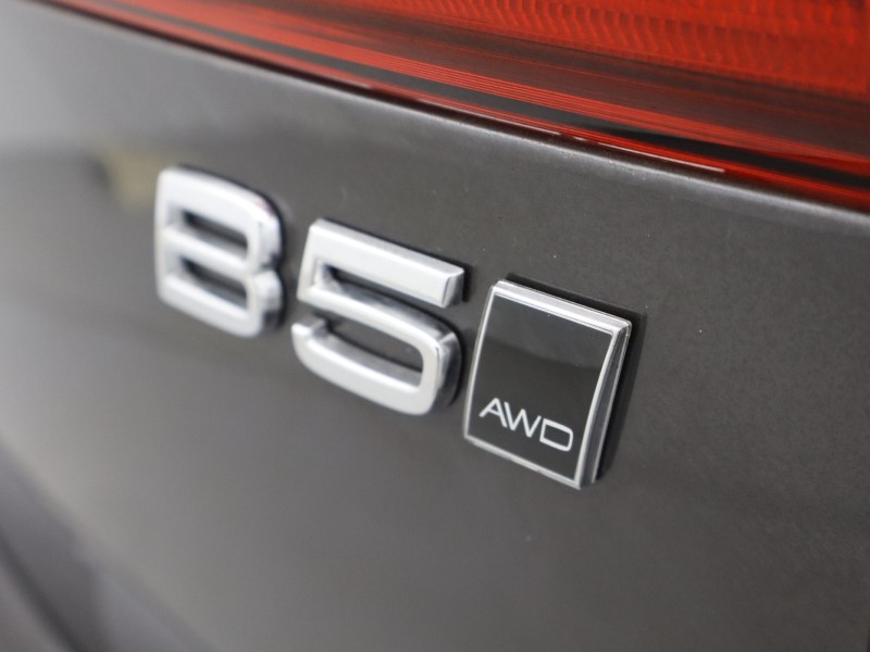 2025 (25) VOLVO XC60 2.0 B5P Plus Dark 5dr AWD Geartronic  *VAT QUALIFYING* 4670516