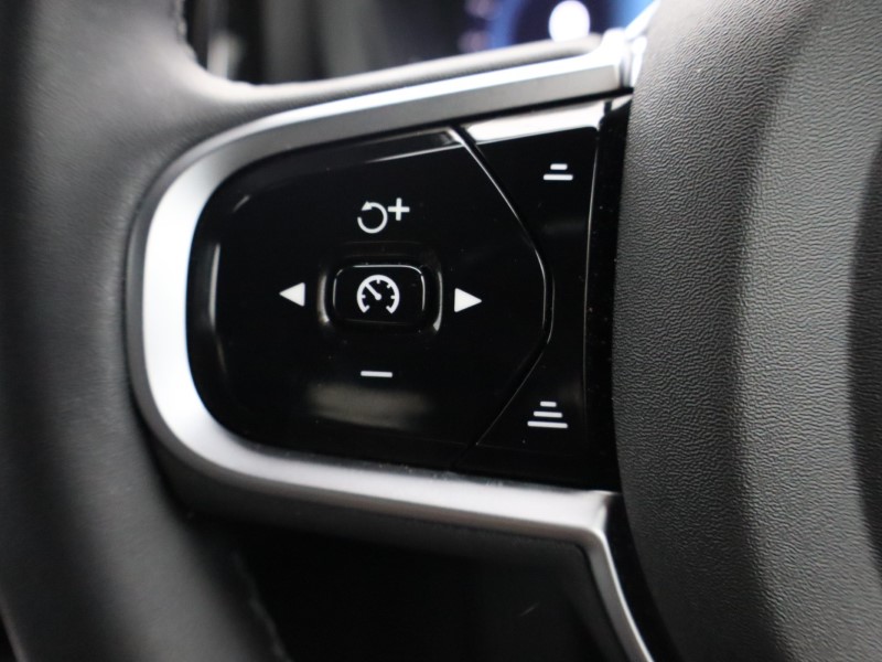 2025 (25) VOLVO XC60 2.0 B5P Plus Dark 5dr AWD Geartronic  *VAT QUALIFYING* 4670494