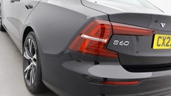 2022 (22) VOLVO S60 2.0 B5P R DESIGN 4dr Auto 4685219