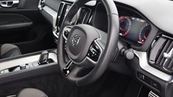 2022 (22) VOLVO S60 2.0 B5P R DESIGN 4dr Auto 4685188