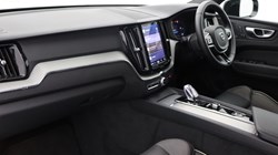2025 (25) VOLVO XC60 2.0 B5P Plus Dark 5dr AWD Geartronic 4698315