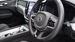 2025 (25) VOLVO XC60 2.0 B5P Plus Dark 5dr AWD Geartronic 4698309
