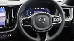2025 (25) VOLVO XC60 2.0 B5P Plus Dark 5dr AWD Geartronic 4698321