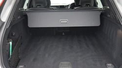 2025 (25) VOLVO XC60 2.0 B5P Plus Dark 5dr AWD Geartronic 4698344