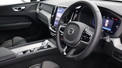2025 (25) VOLVO XC60 2.0 B5P Plus Dark 5dr AWD Geartronic 4698313