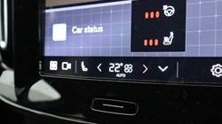 2024 (74) VOLVO XC40 2.0 B3P Plus Black Edition 5dr Auto 4660725